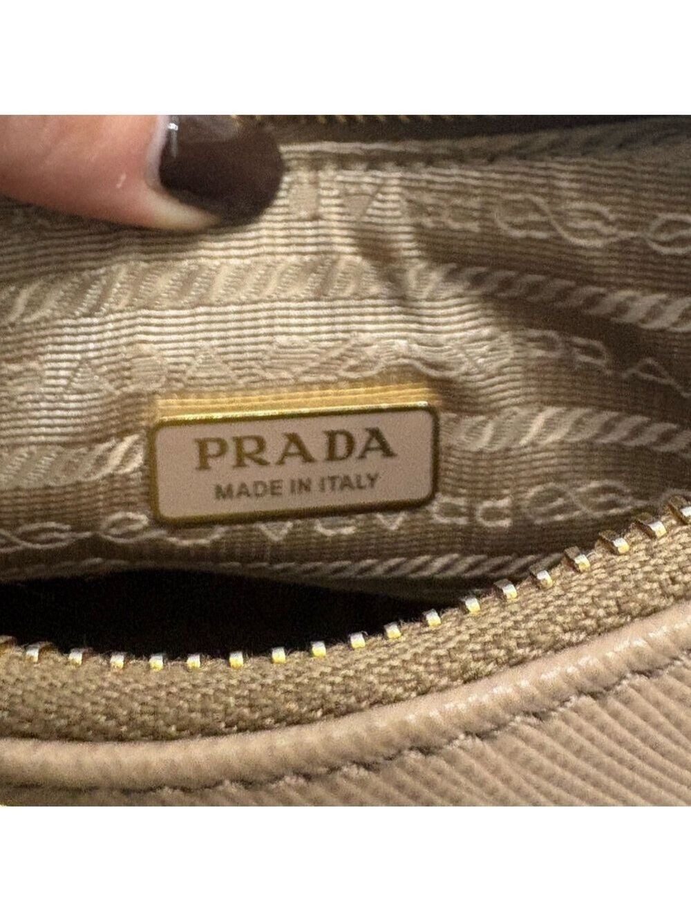 Prada Saffiano Re edition 2005 - Picture 2 of 16